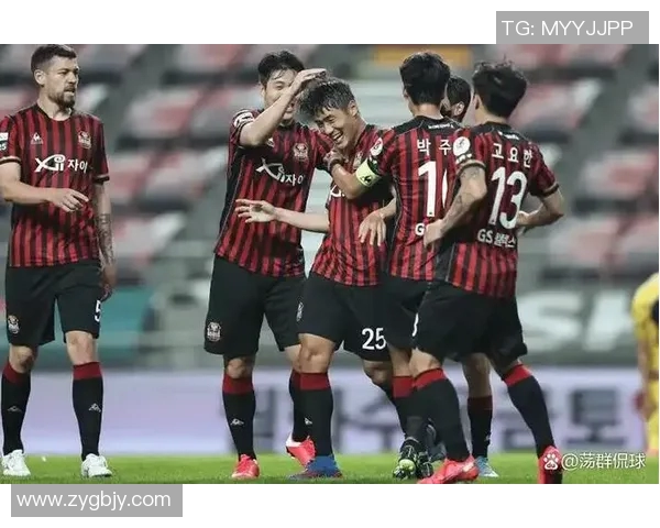 城南足球俱乐部迎战大邱队全力争胜展现球队实力与斗志