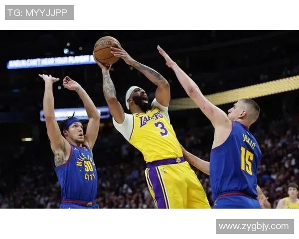 掘金与湖人激战莫里斯表现抢眼助力球队争夺季后赛席位